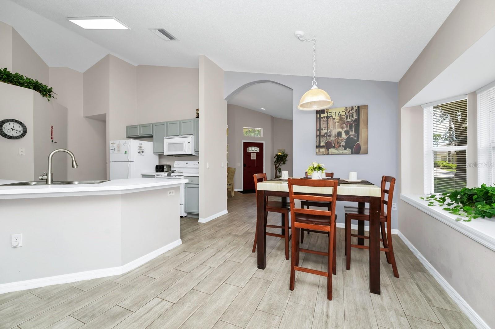 Image 16 of 47 For 1520 Gulf Vue Drive