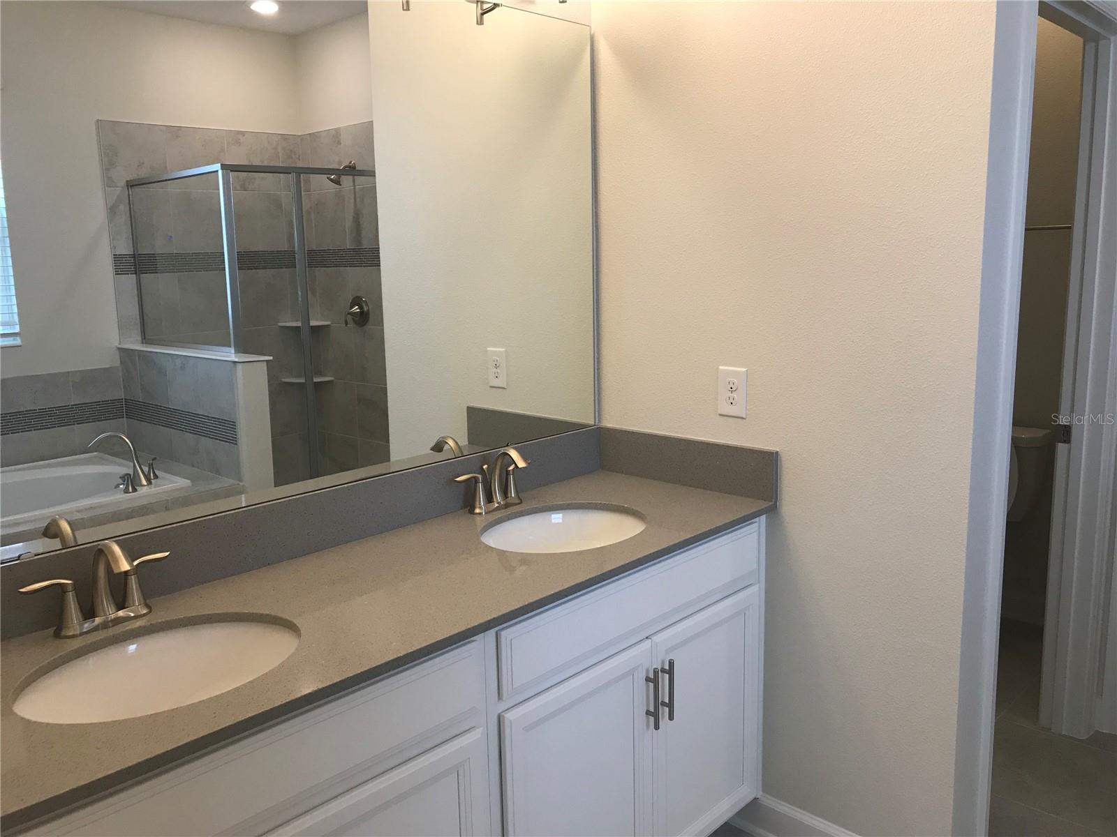 Image 15 of 22 For 11083 Longleaf Woods Drive