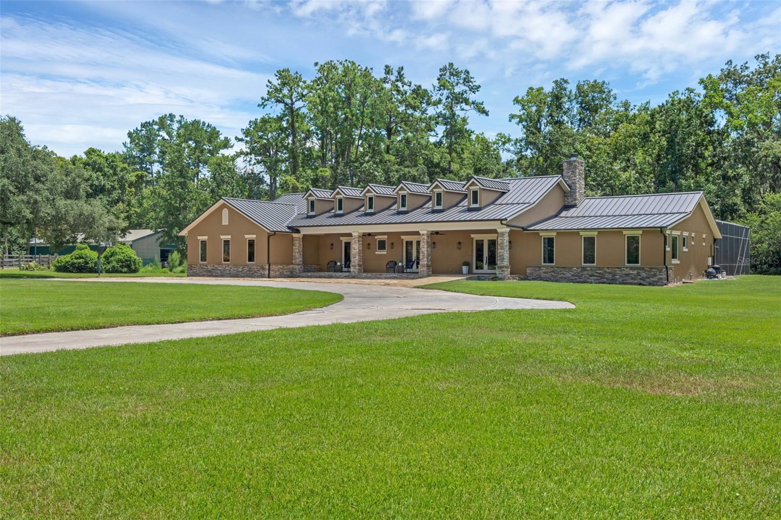 Image 4 of 75 For 935 River Edge Court