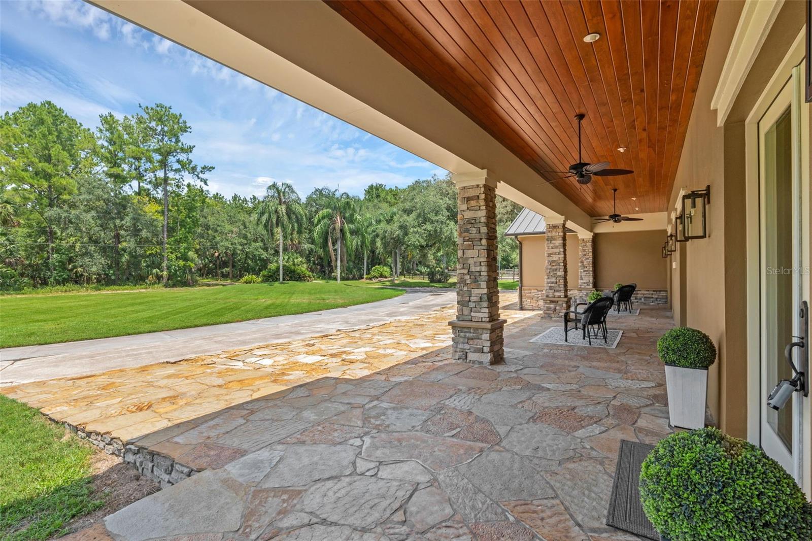 Image 9 of 75 For 935 River Edge Court