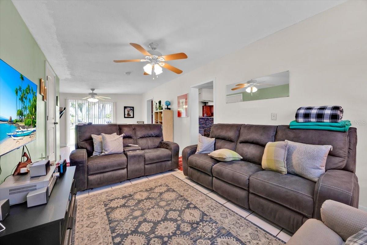 Image 9 of 27 For 201 Pierce Avenue