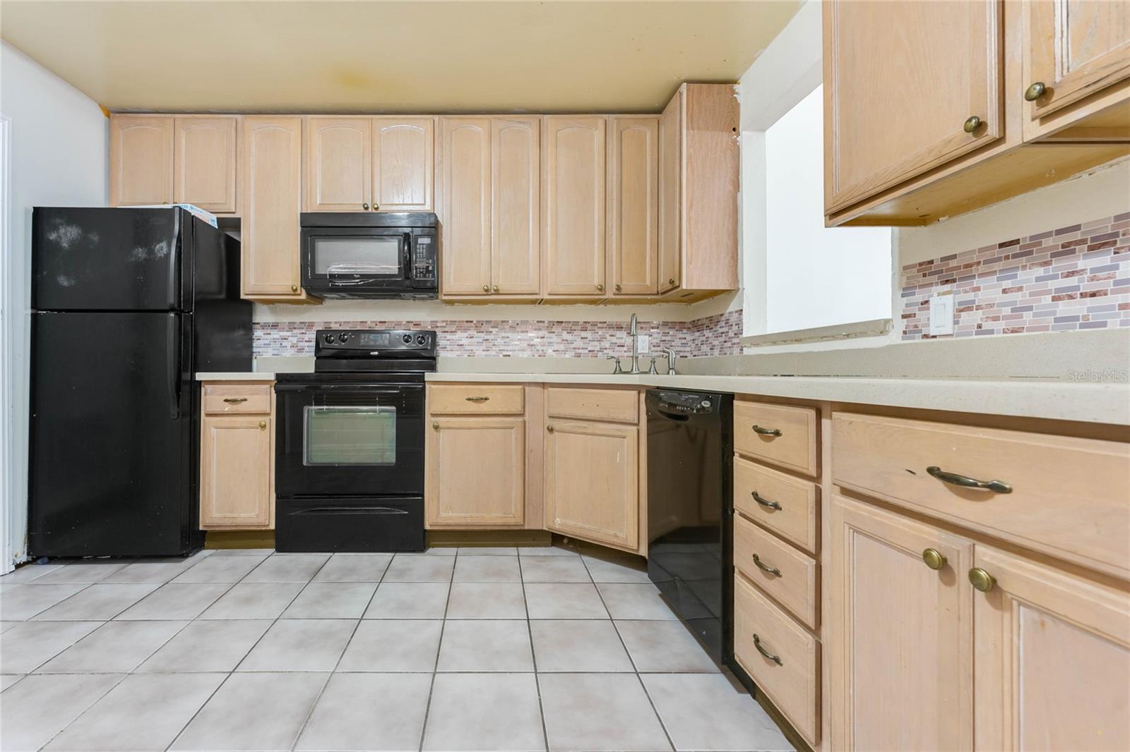 Image 11 of 13 For 7579 Groveoak Drive