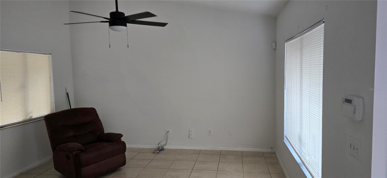 Image 3 of 20 For 2237 Greenview Circle