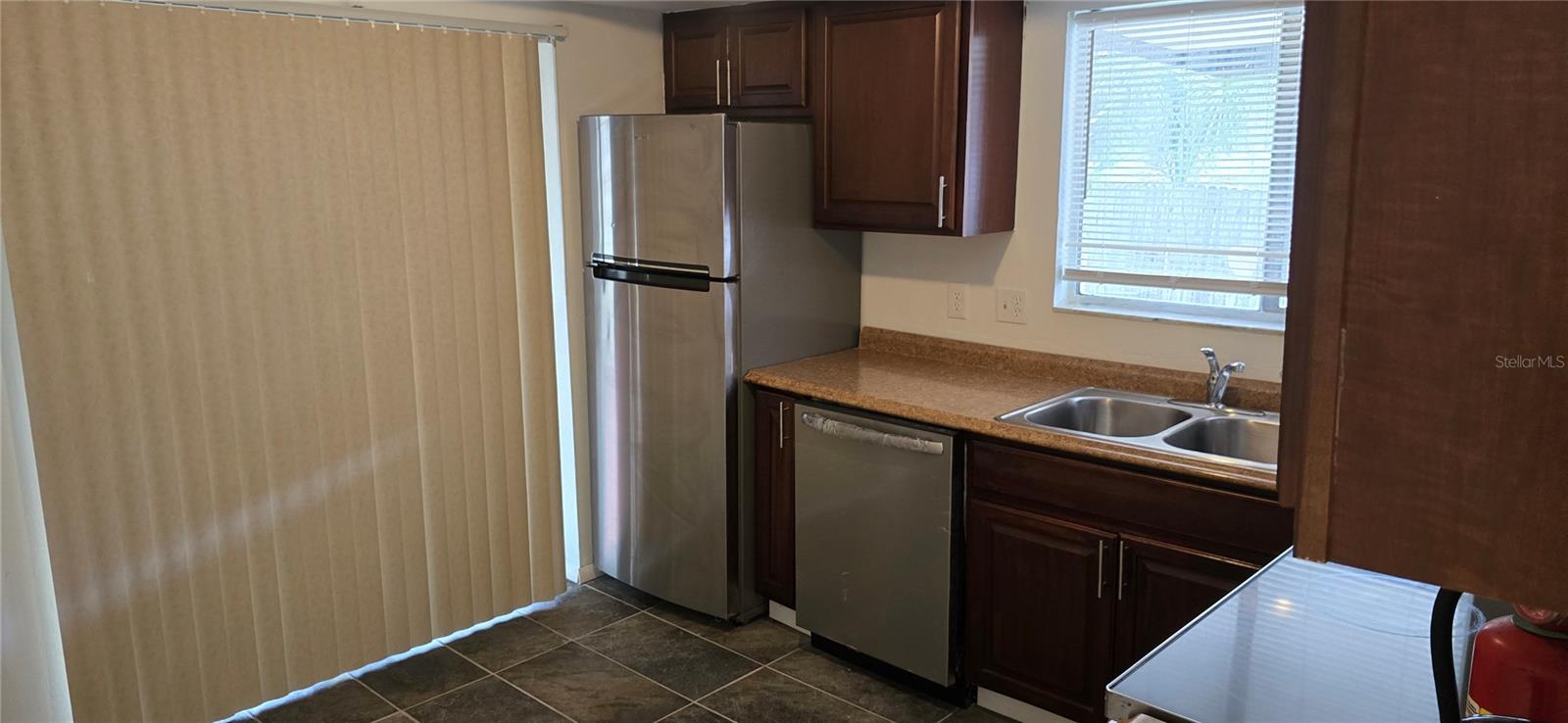 Image 5 of 20 For 2237 Greenview Circle
