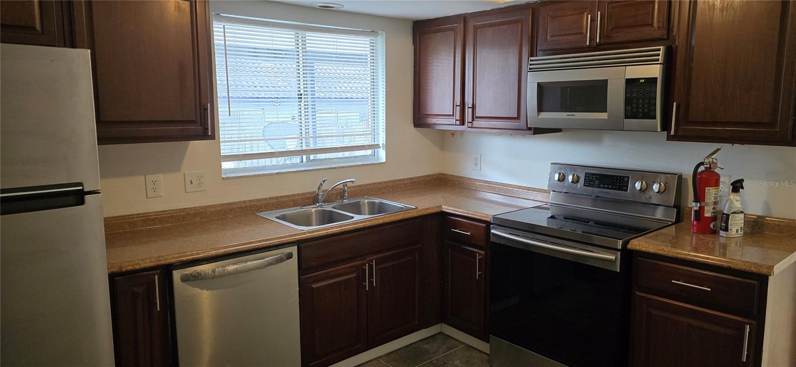 Image 6 of 20 For 2237 Greenview Circle