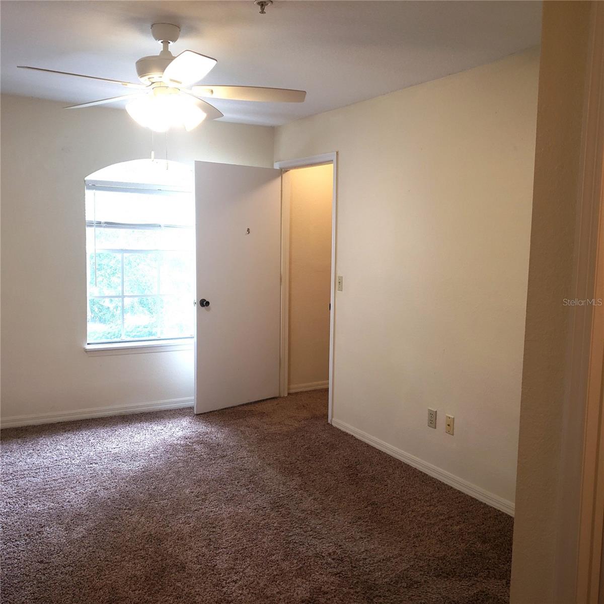 Image 23 of 34 For 7280 Westpointe Boulevard 831