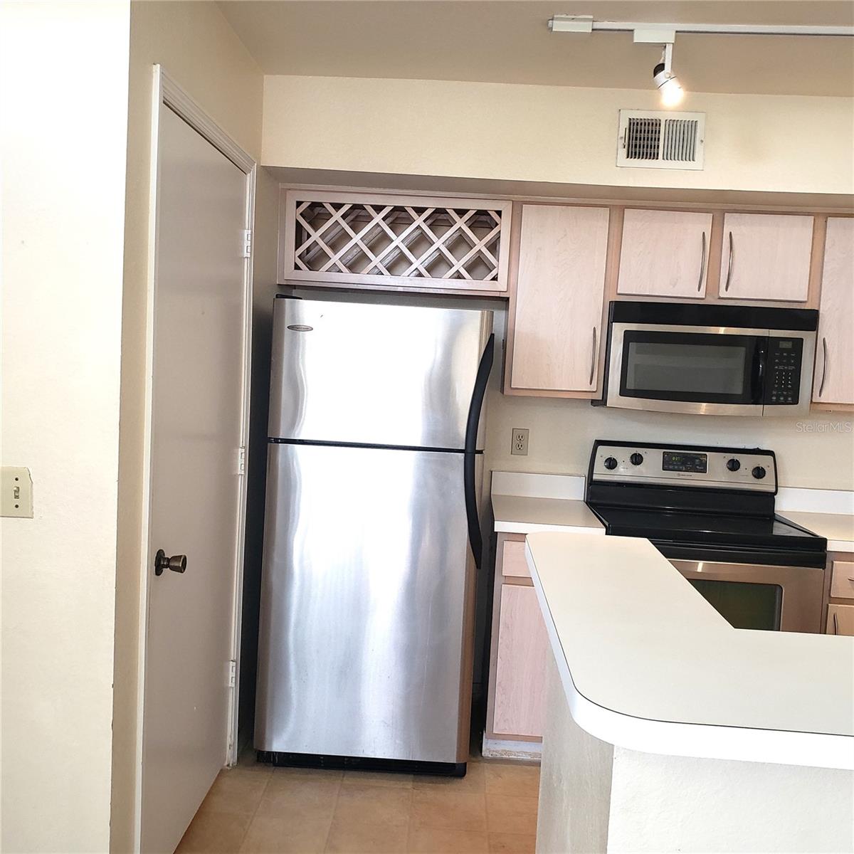 Image 7 of 34 For 7280 Westpointe Boulevard 831