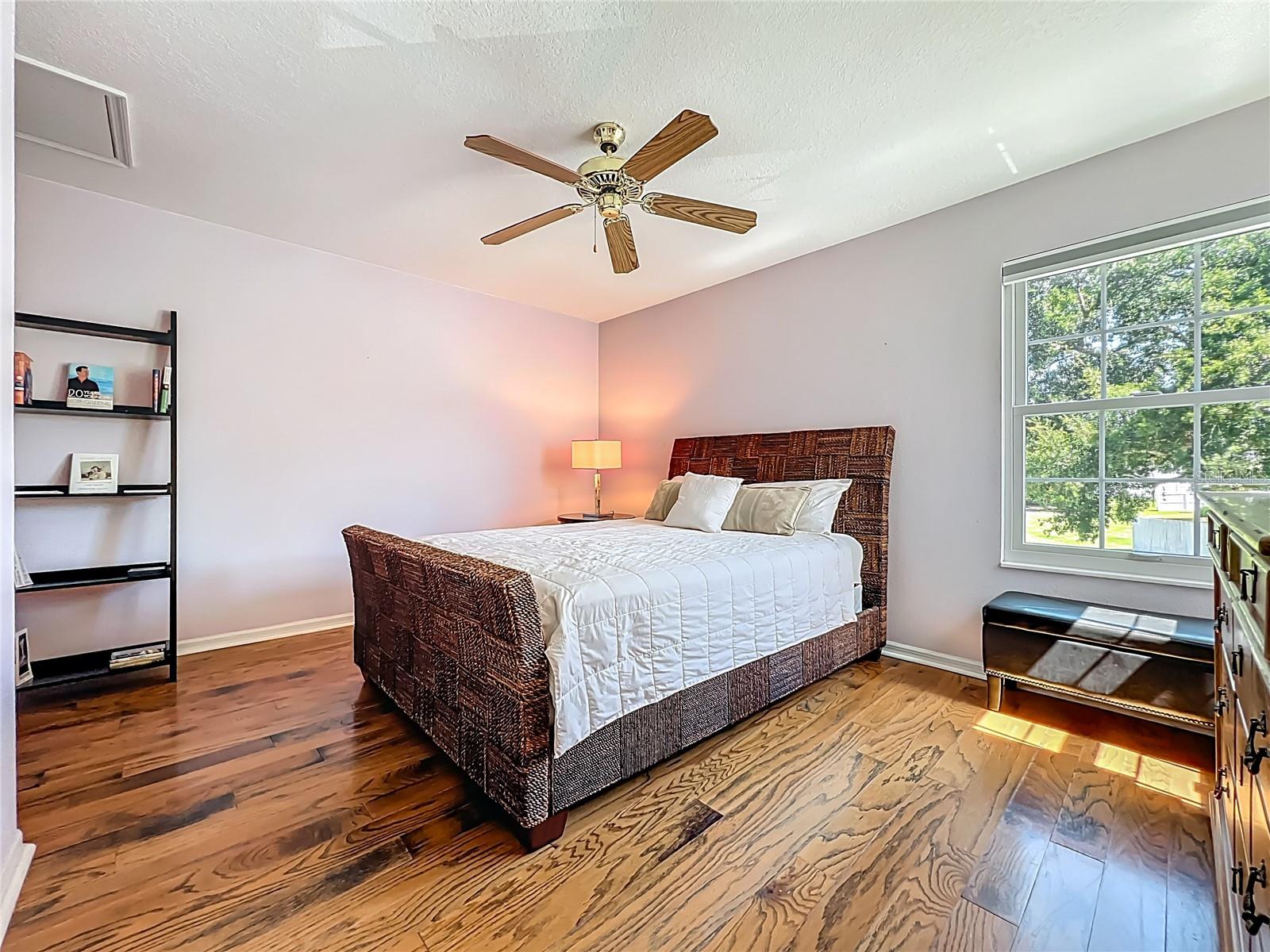 Image 36 of 97 For 186 Northshore Circle