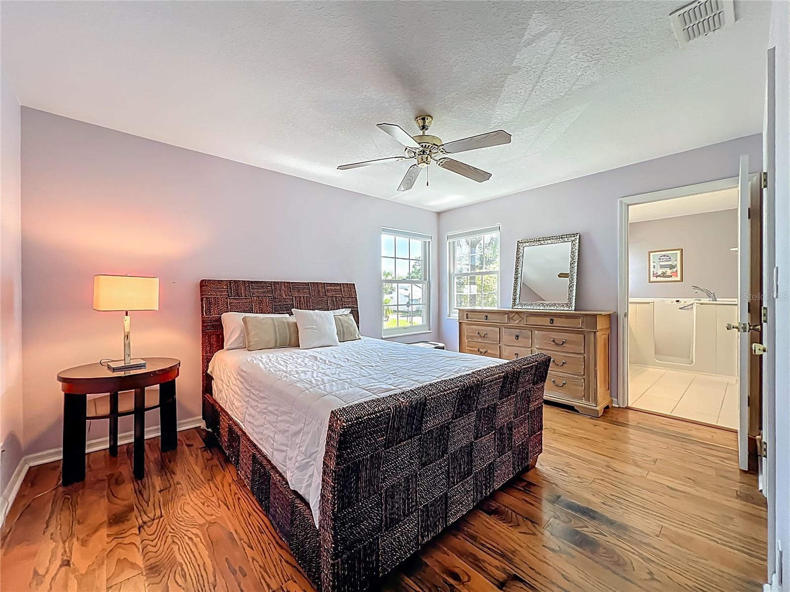 Image 38 of 97 For 186 Northshore Circle