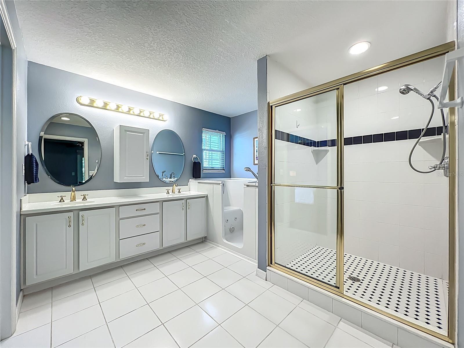 Image 41 of 97 For 186 Northshore Circle