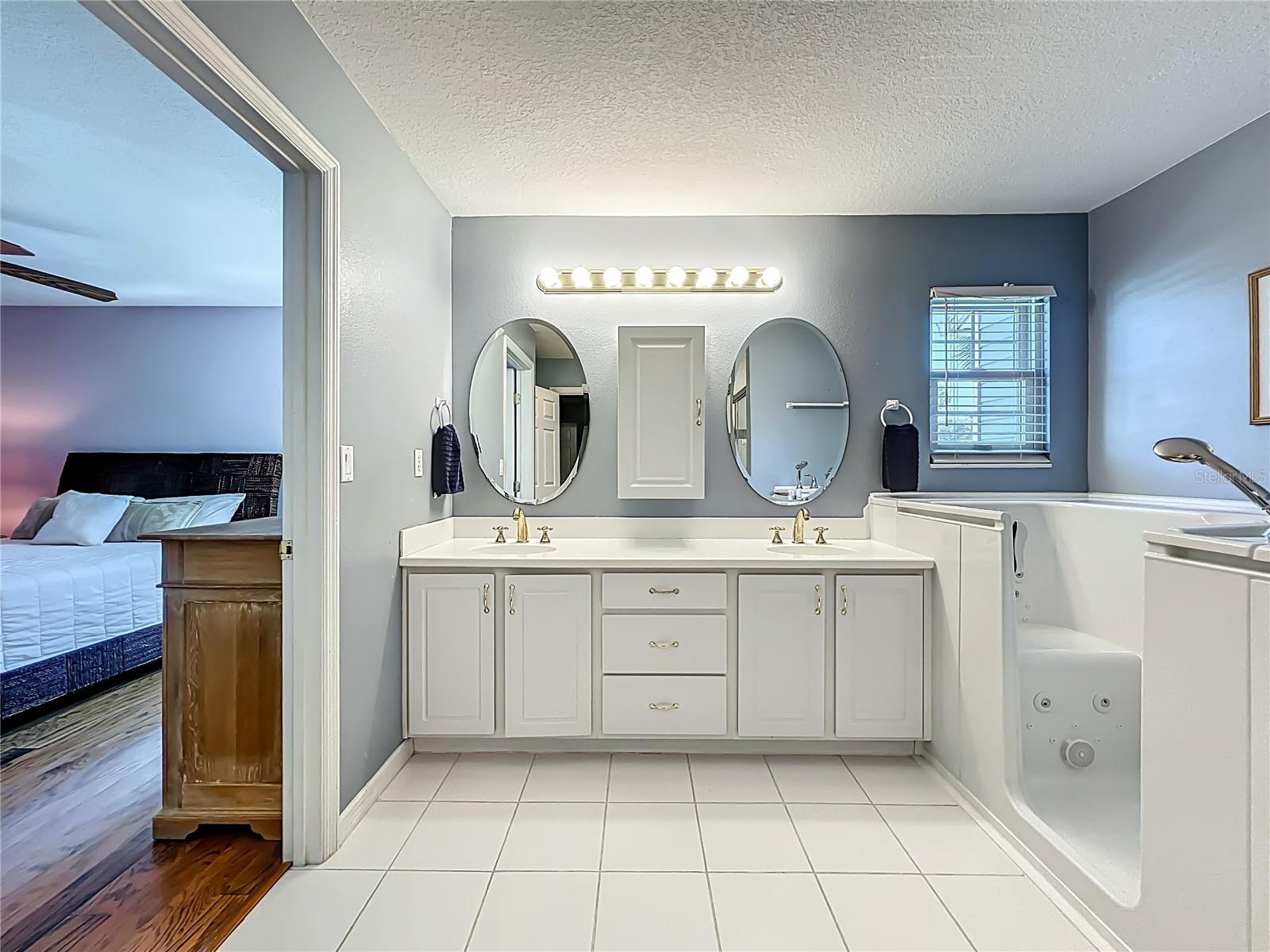 Image 42 of 97 For 186 Northshore Circle