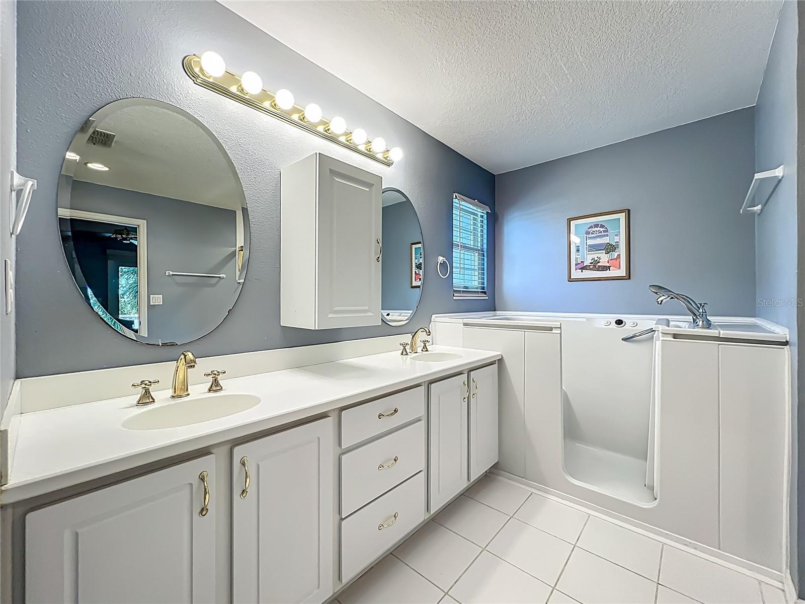 Image 43 of 97 For 186 Northshore Circle