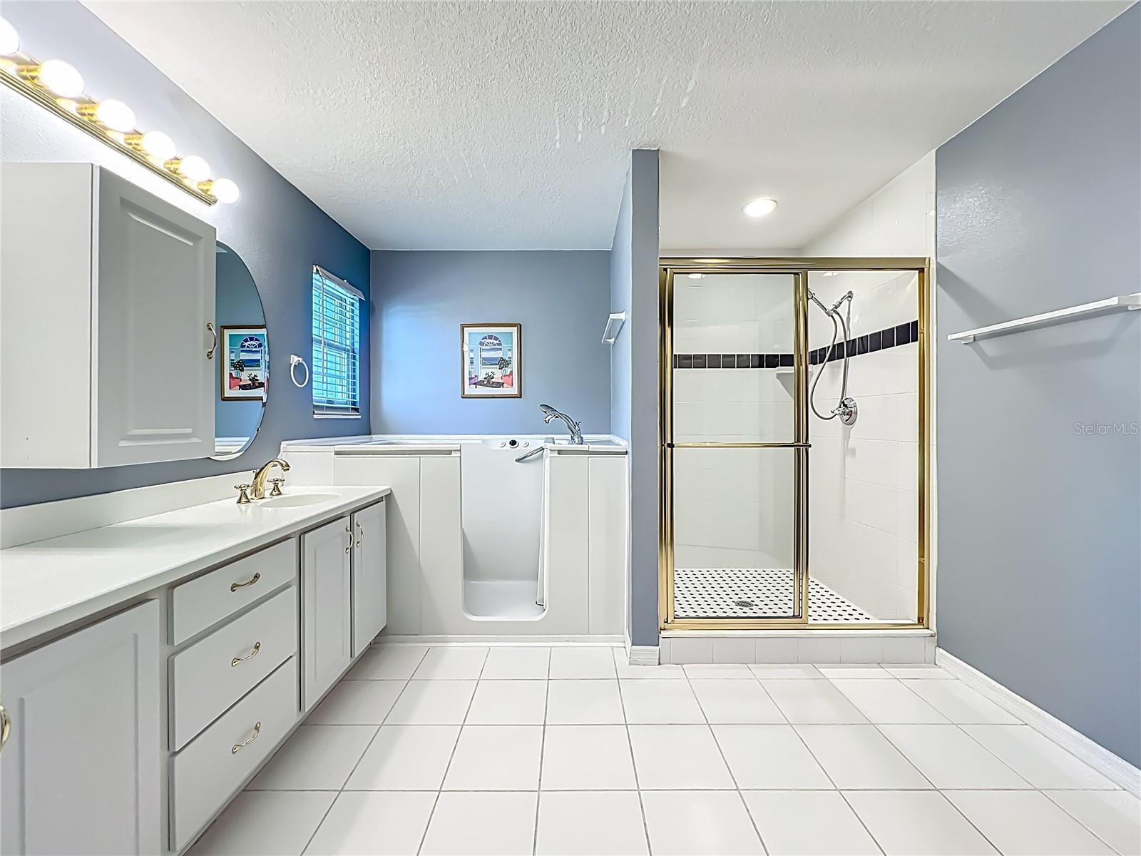 Image 44 of 97 For 186 Northshore Circle
