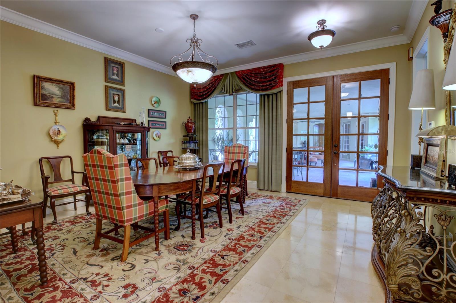 Image 9 of 63 For 280 Lake Brittany Court