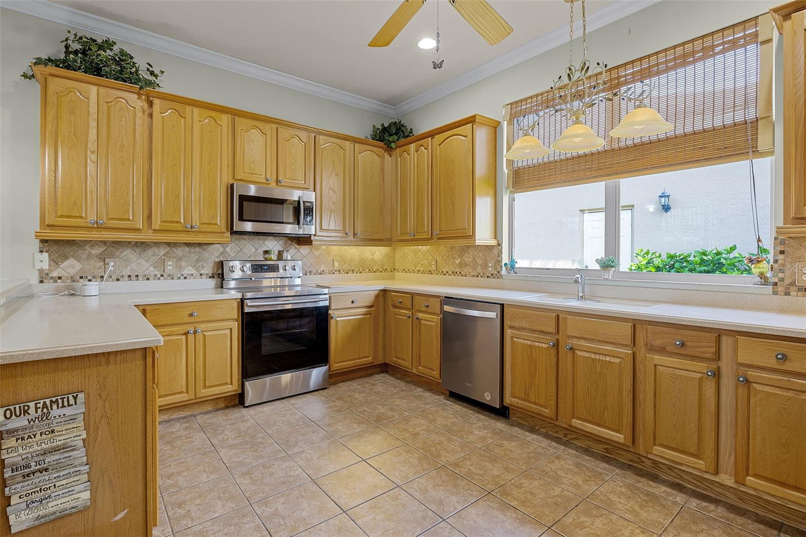 Image 17 of 87 For 25545 Laurel Valley Rd