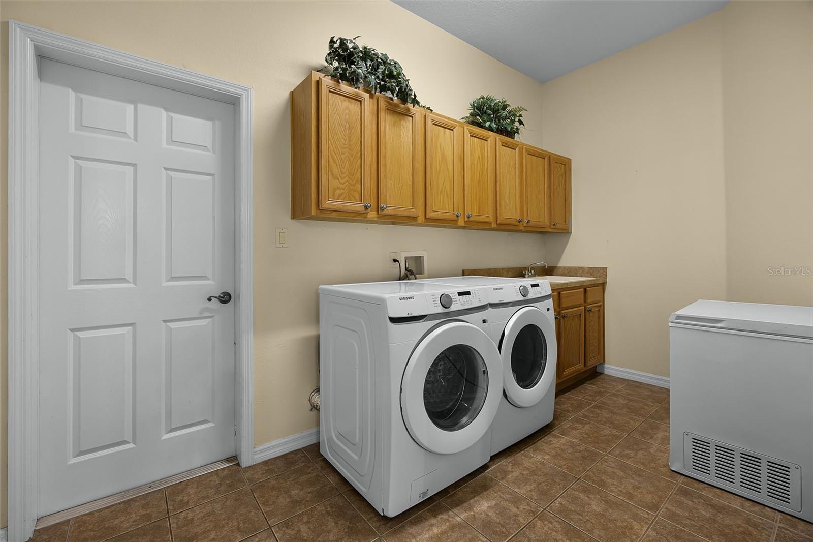 Image 35 of 87 For 25545 Laurel Valley Rd