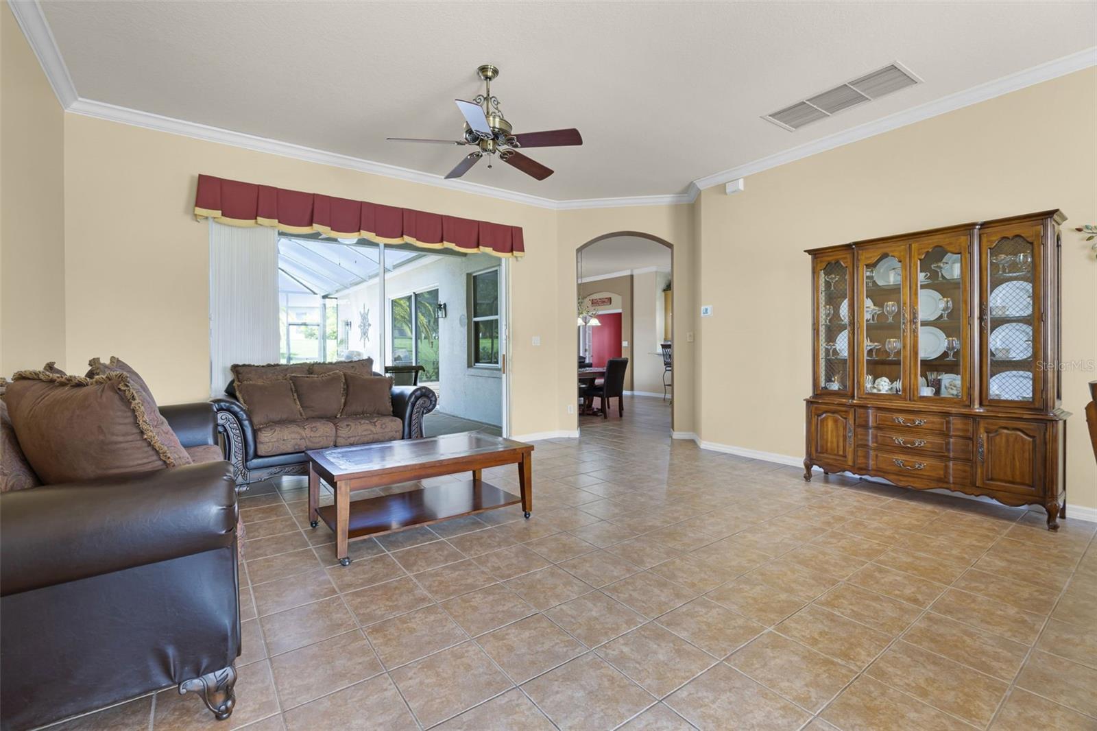 Image 5 of 87 For 25545 Laurel Valley Rd