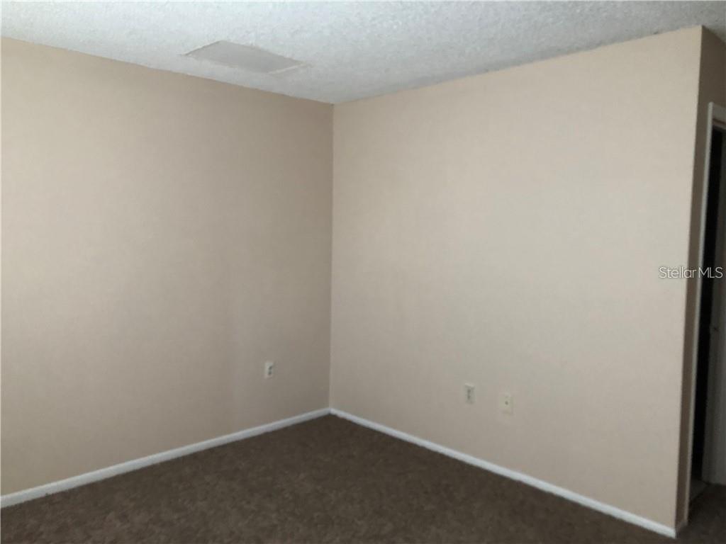 Image 4 of 7 For 290 Flower Lane 11