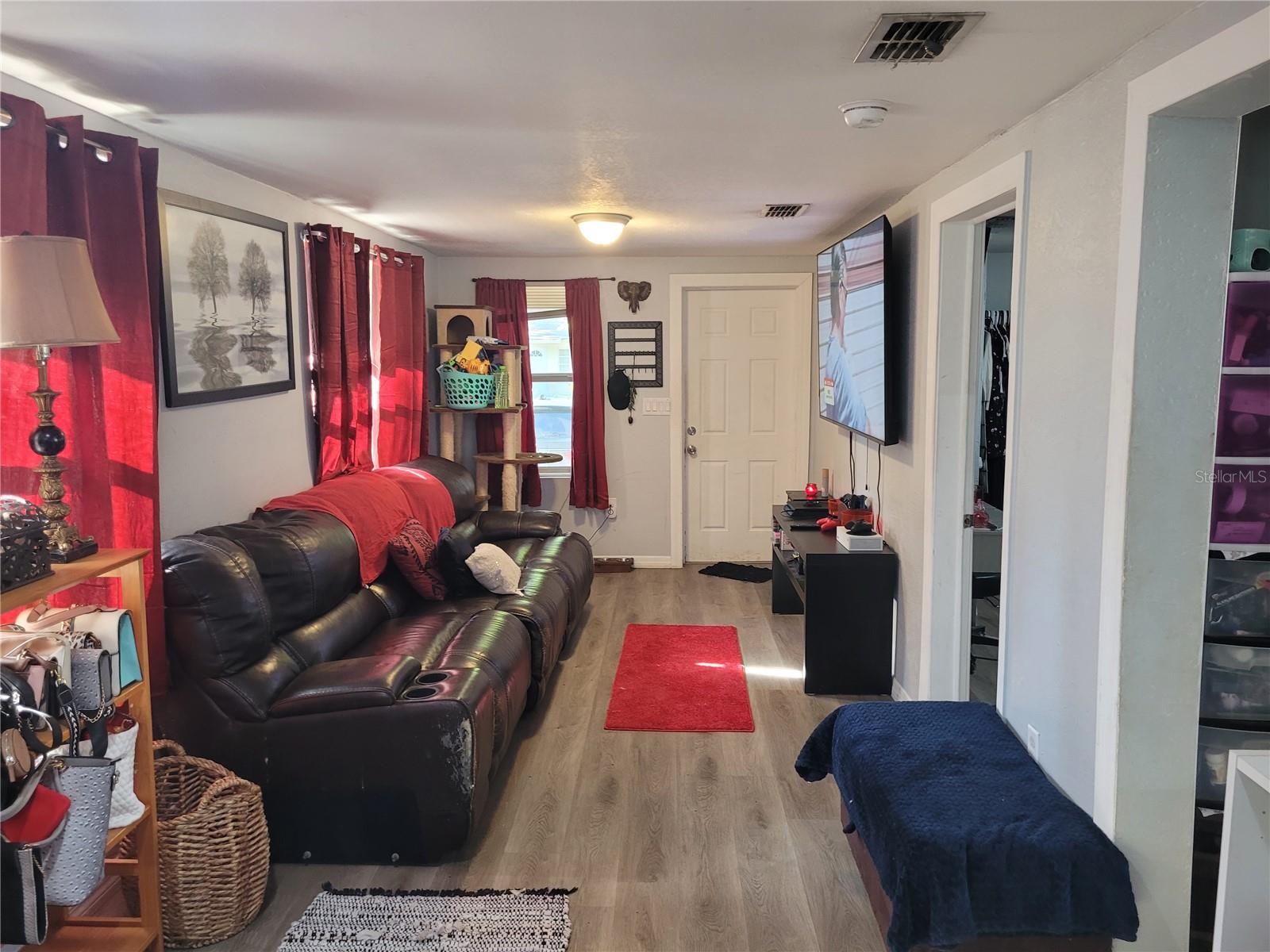 Image 6 of 11 For 2105 Hollywood Ave
