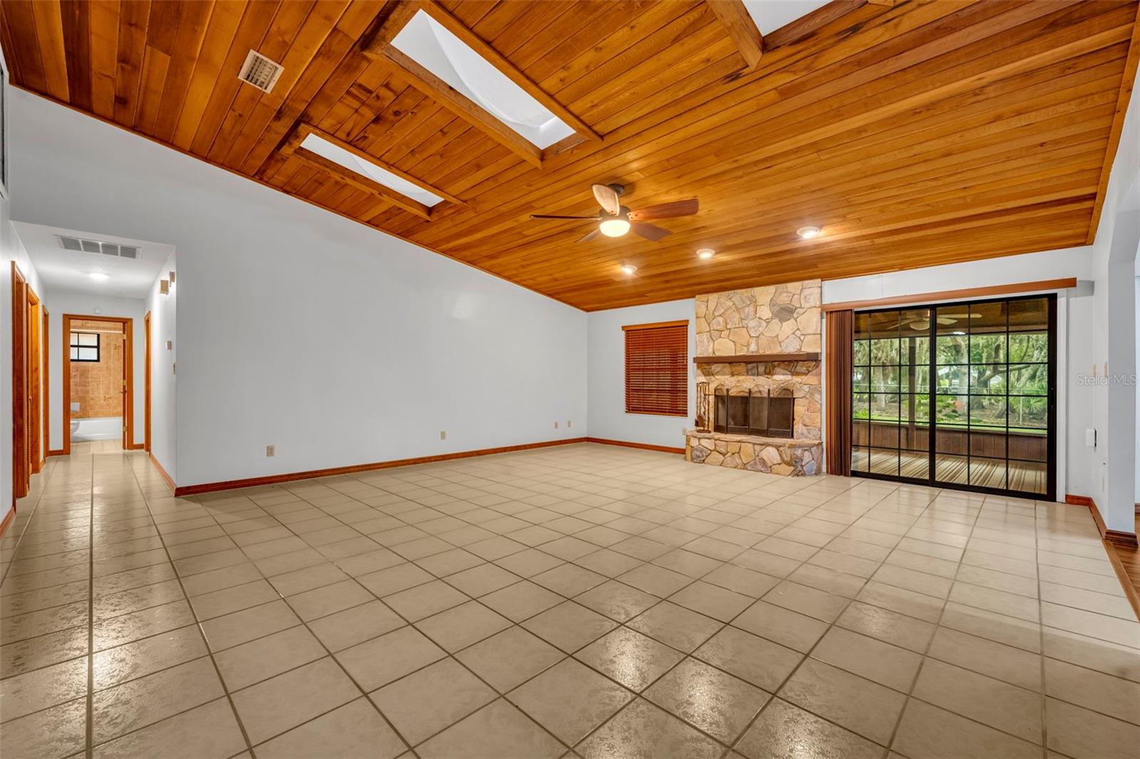 Image 4 of 29 For 581 Terrace Drive