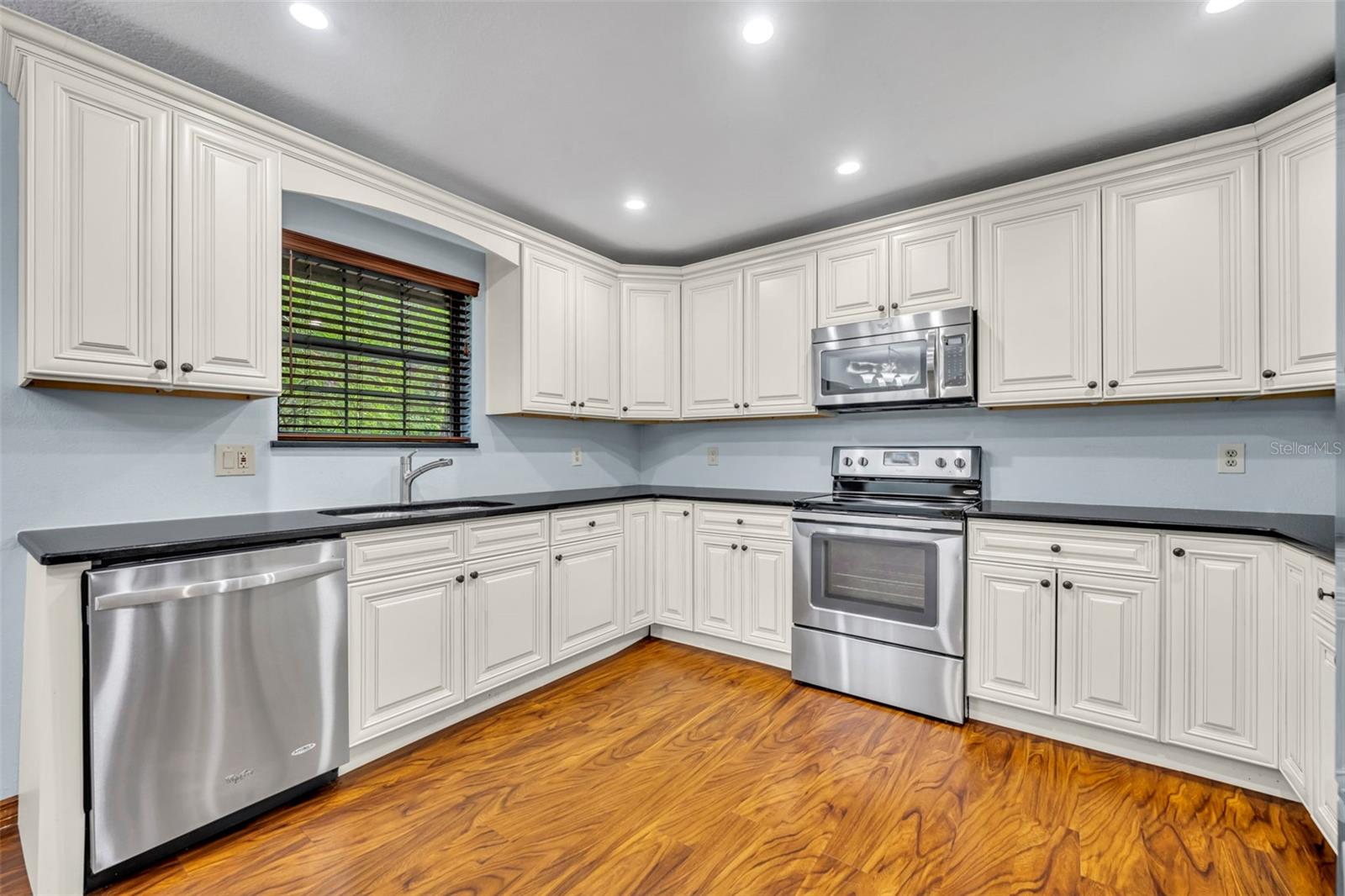 Image 9 of 29 For 581 Terrace Drive