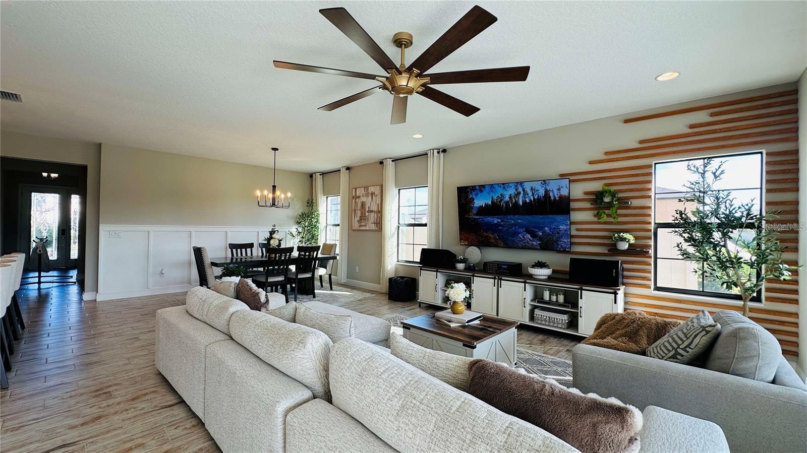 Image 13 of 46 For 12661 Oak Hill Way
