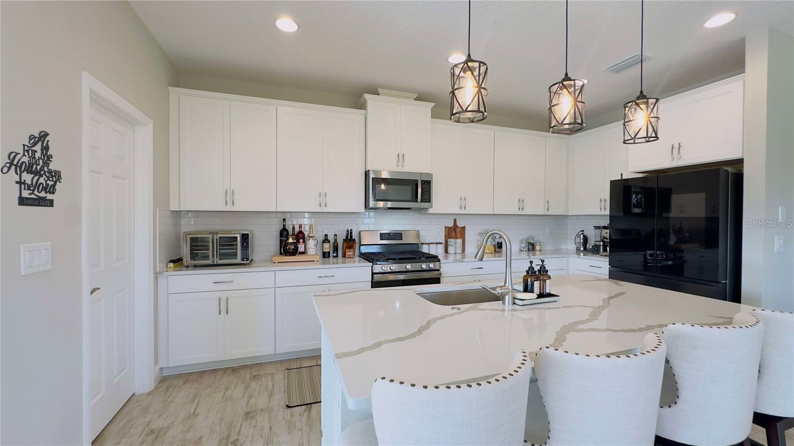Image 17 of 46 For 12661 Oak Hill Way