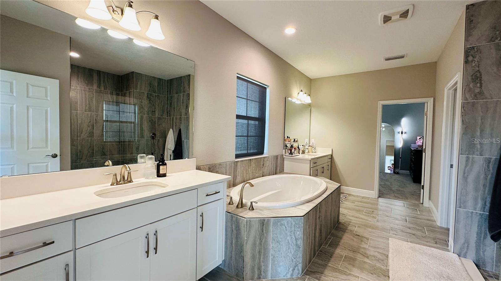 Image 24 of 46 For 12661 Oak Hill Way