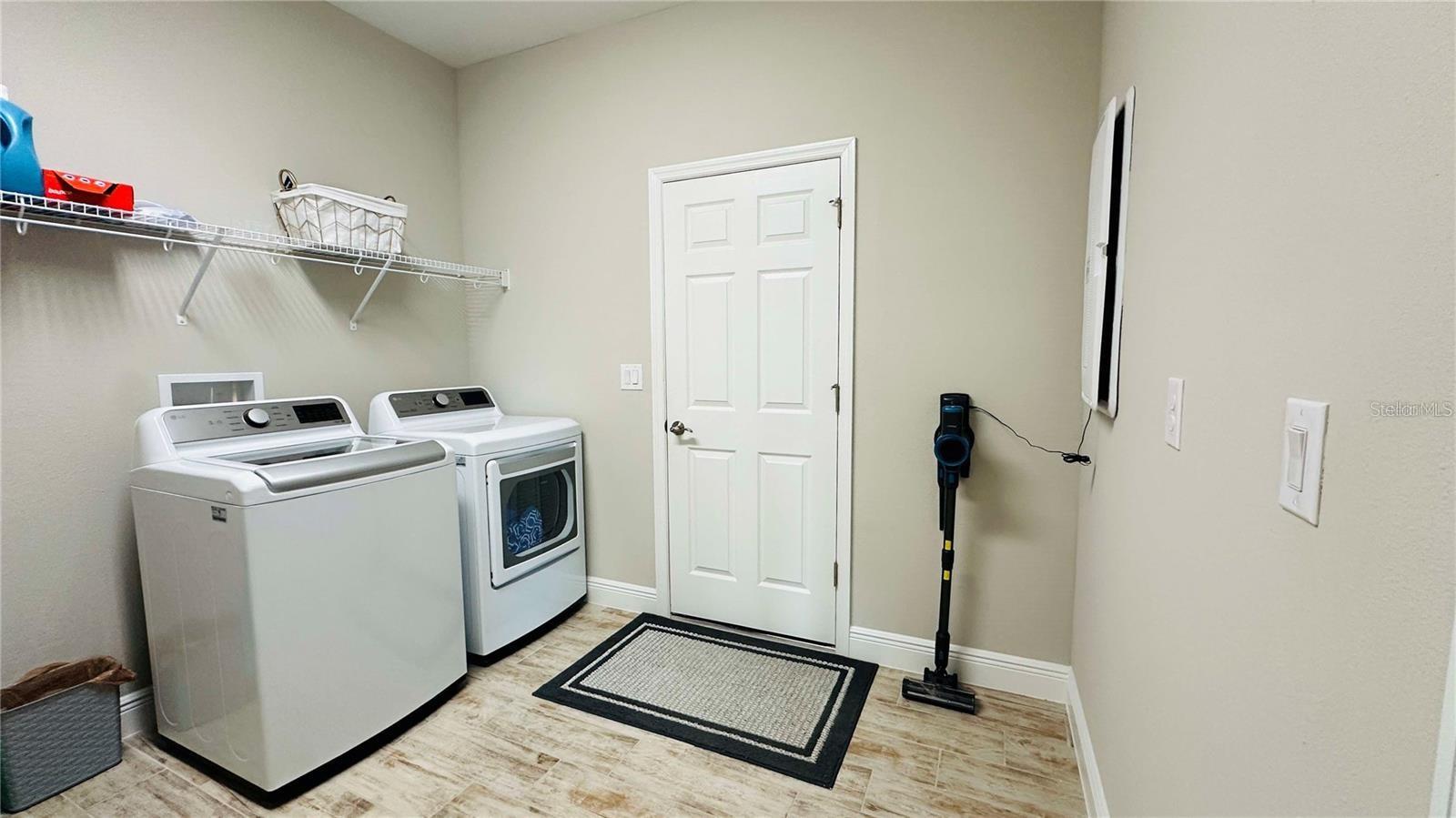 Image 29 of 46 For 12661 Oak Hill Way