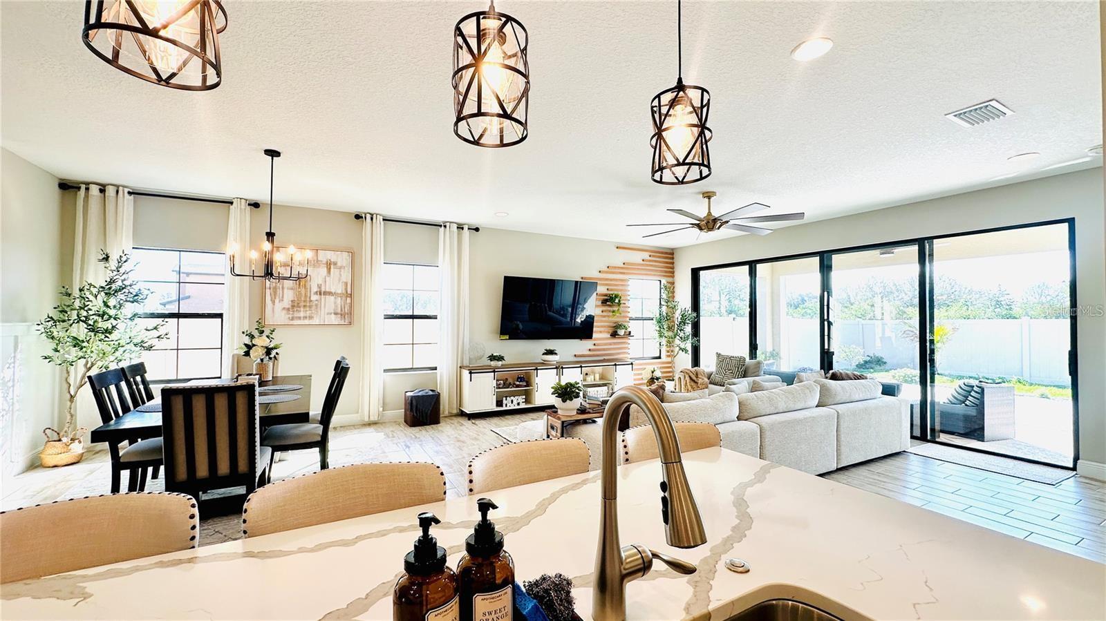 Image 5 of 46 For 12661 Oak Hill Way