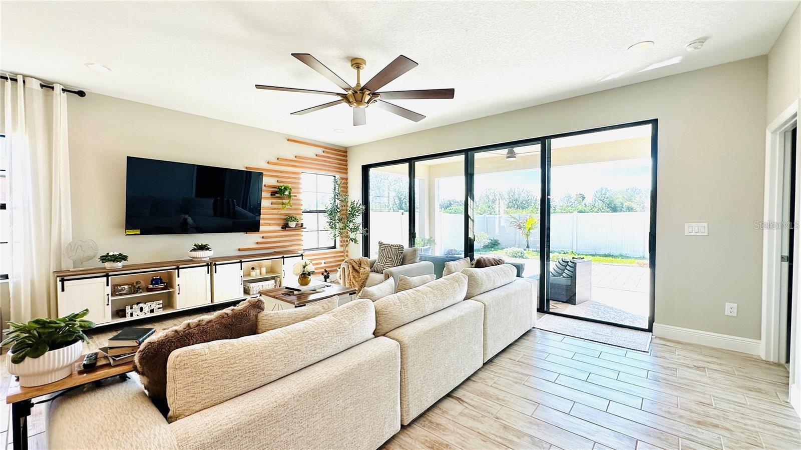 Image 7 of 46 For 12661 Oak Hill Way
