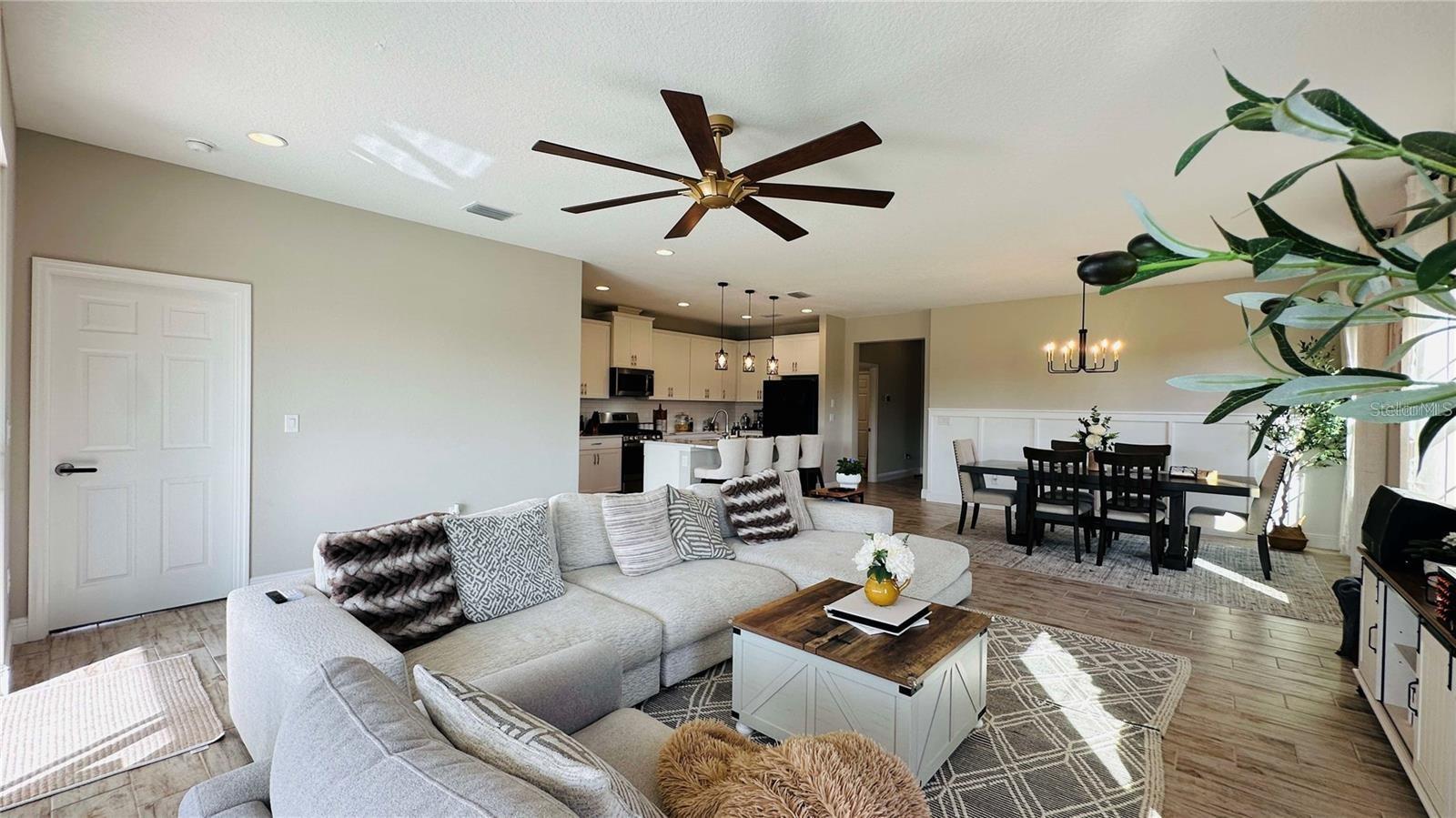 Image 8 of 46 For 12661 Oak Hill Way