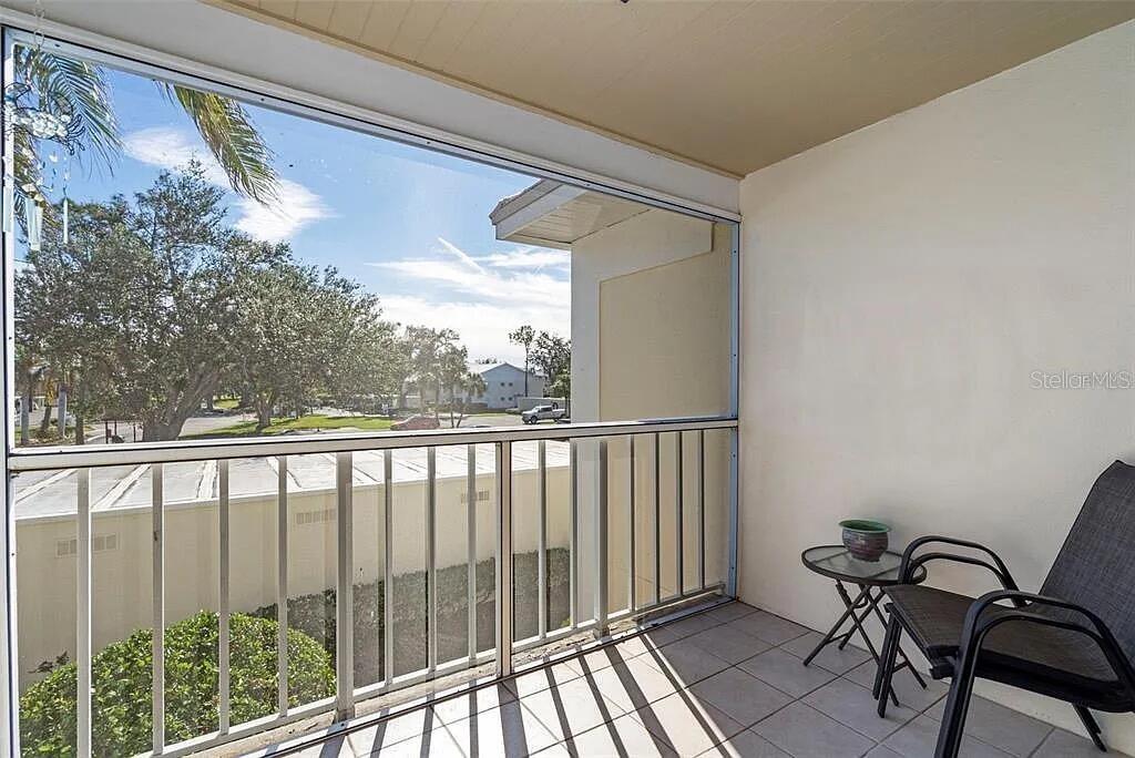 Image 10 of 29 For 431 Cerromar Lane 446