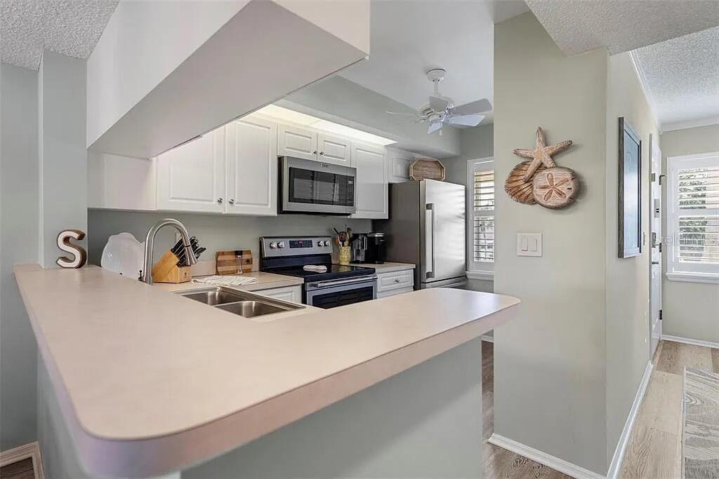 Image 23 of 29 For 431 Cerromar Lane 446