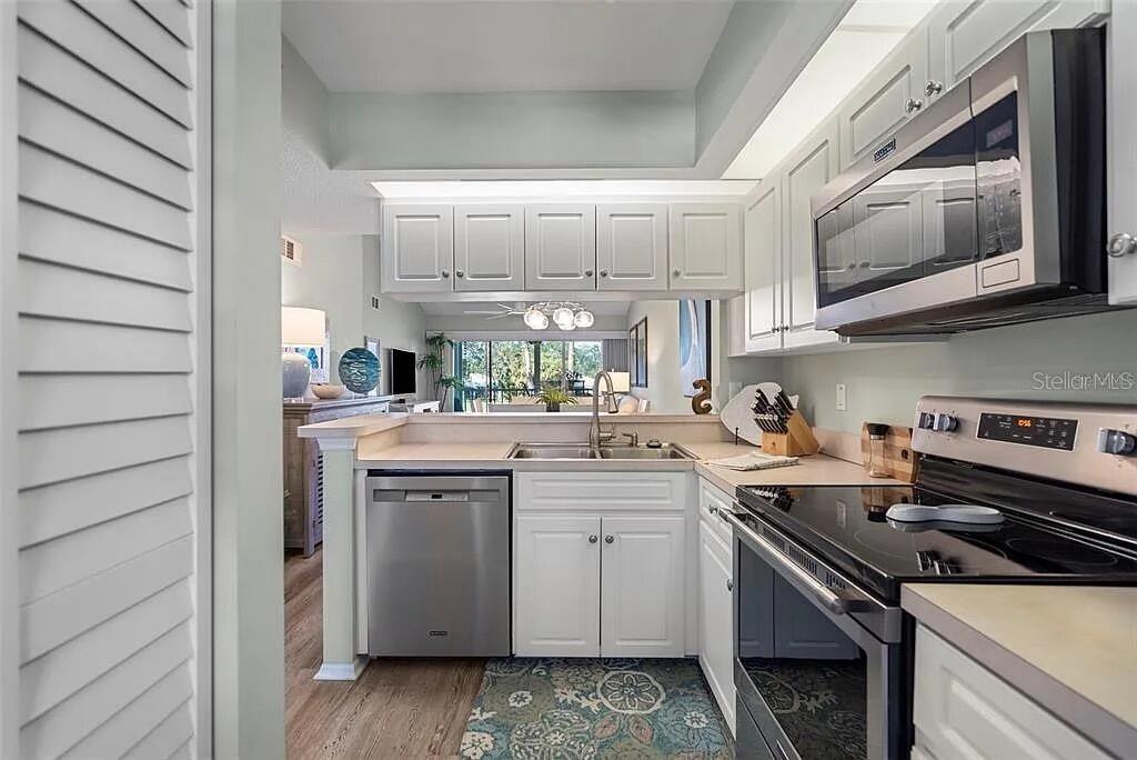 Image 24 of 29 For 431 Cerromar Lane 446