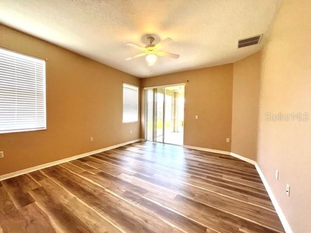 Image 33 of 49 For 4751 Spindletree Lane