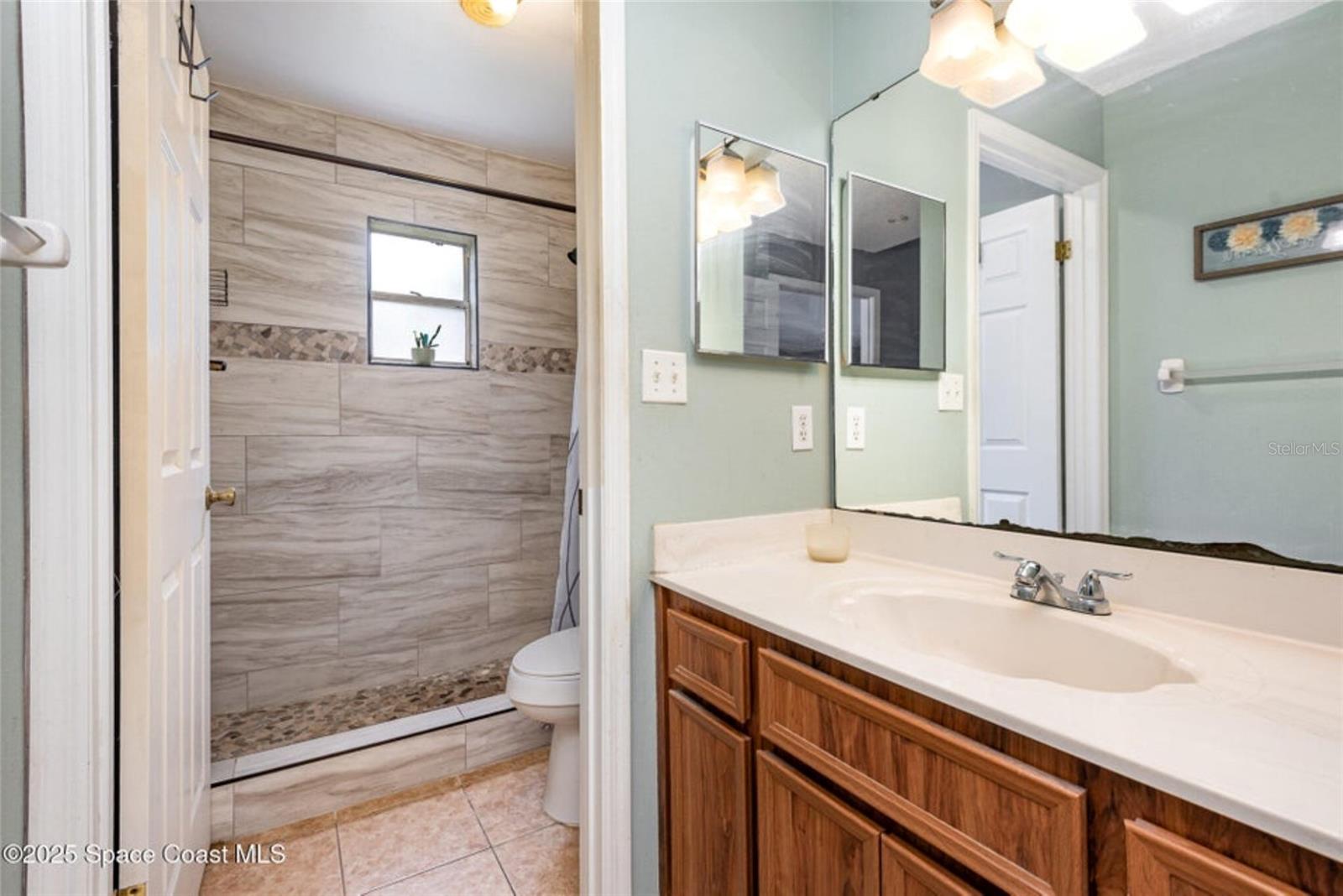 Image 18 of 22 For 1725 Valley Forge Drive
