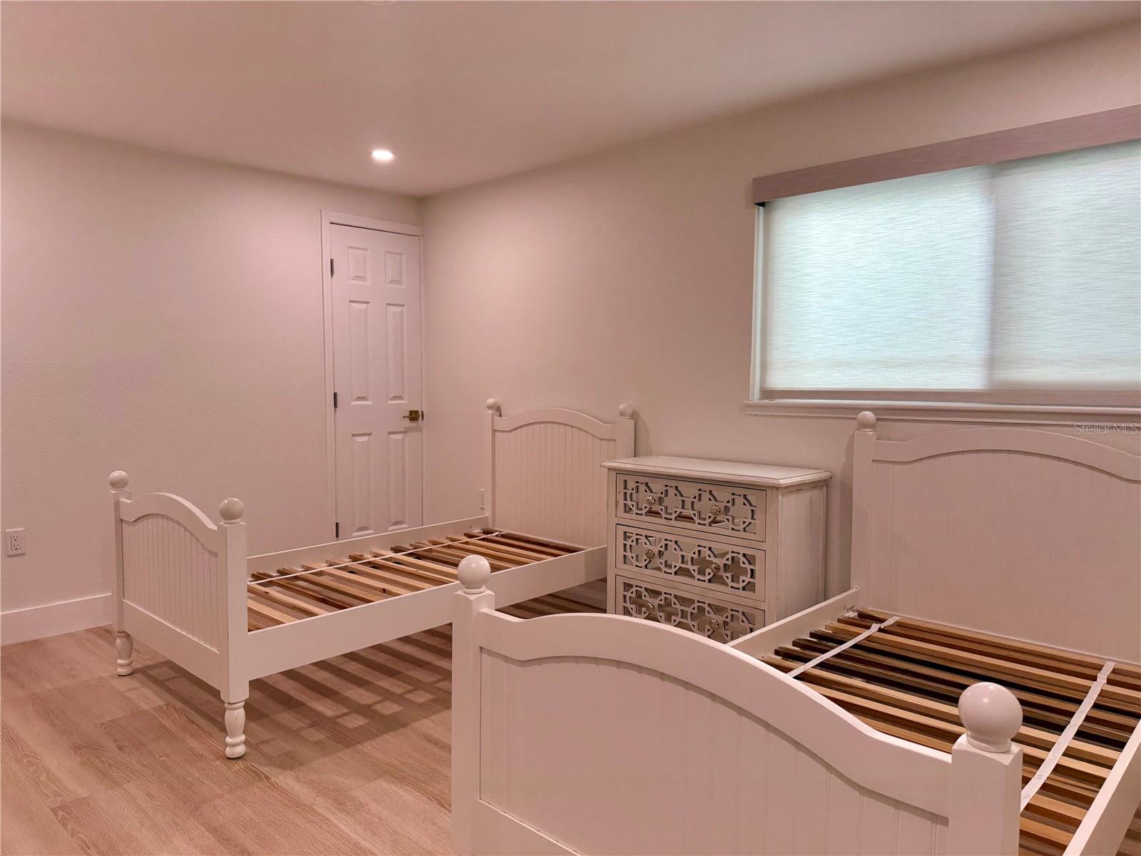 Image 12 of 18 For 156 Blvd Of The Presidents