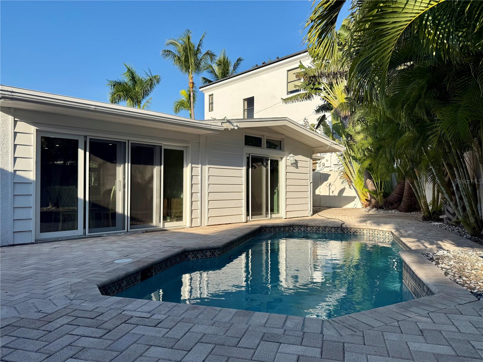 Image 17 of 18 For 156 Blvd Of The Presidents