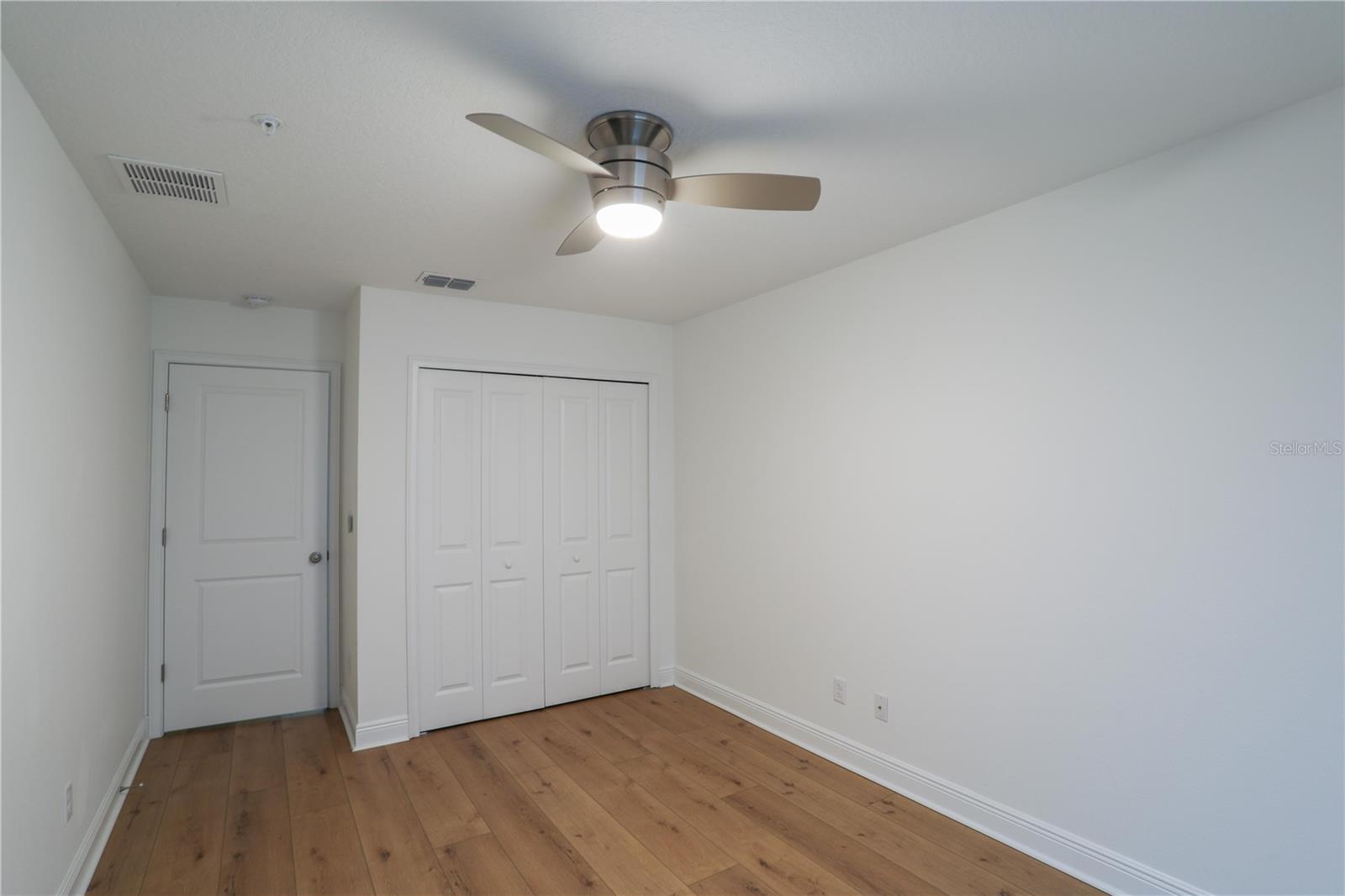 Image 14 of 21 For 1417 Michigan Street 5