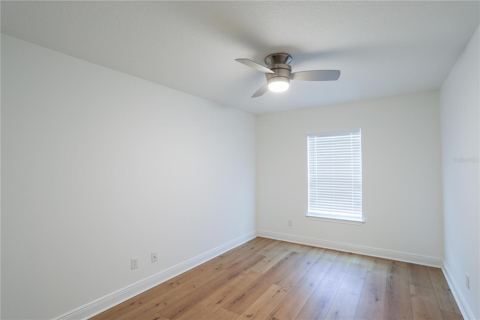 Image 15 of 21 For 1417 Michigan Street 5
