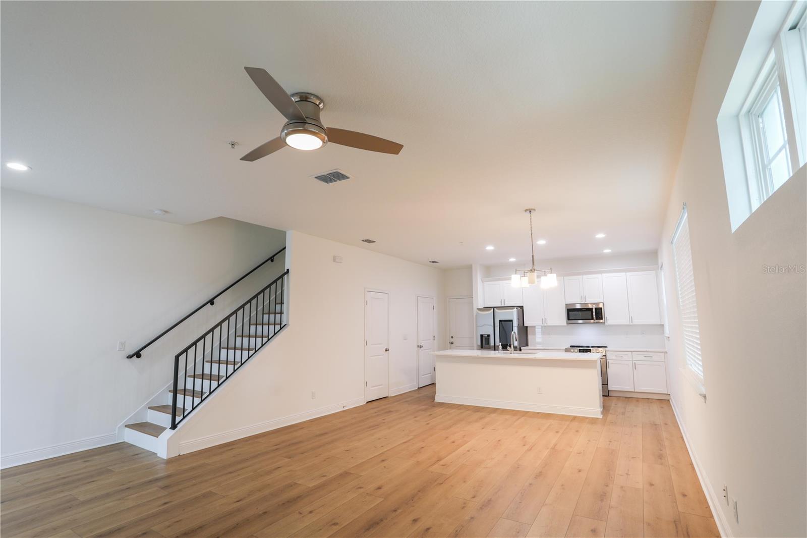 Image 4 of 21 For 1417 Michigan Street 5