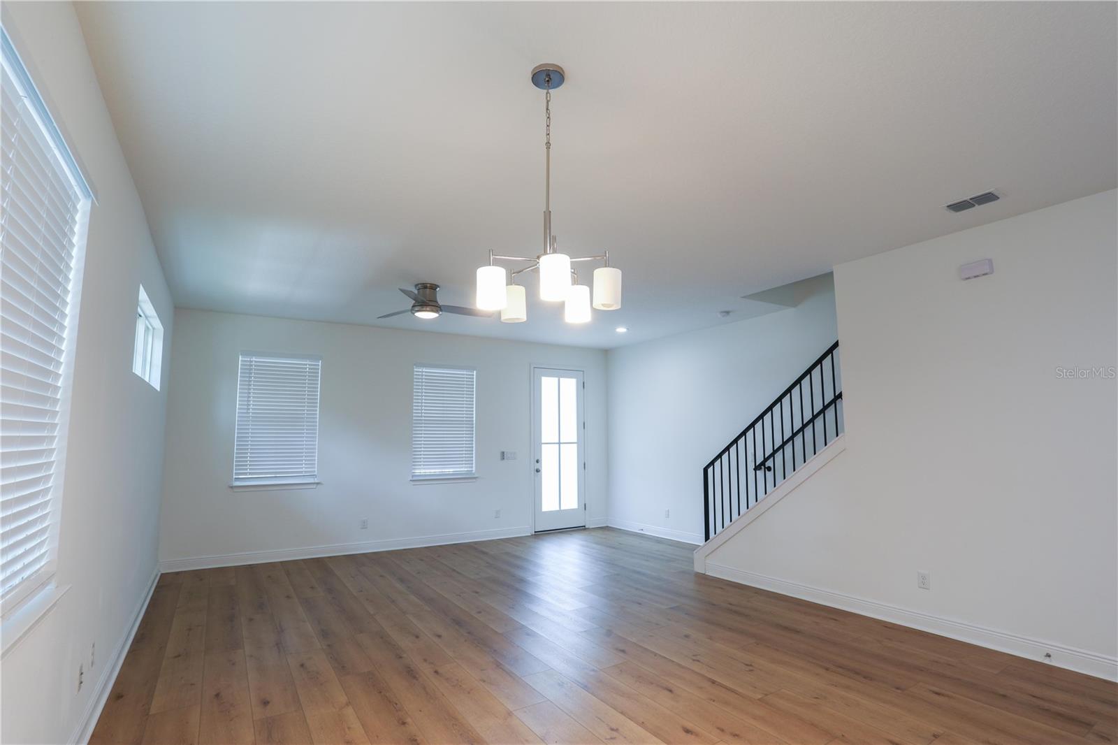 Image 5 of 21 For 1417 Michigan Street 5