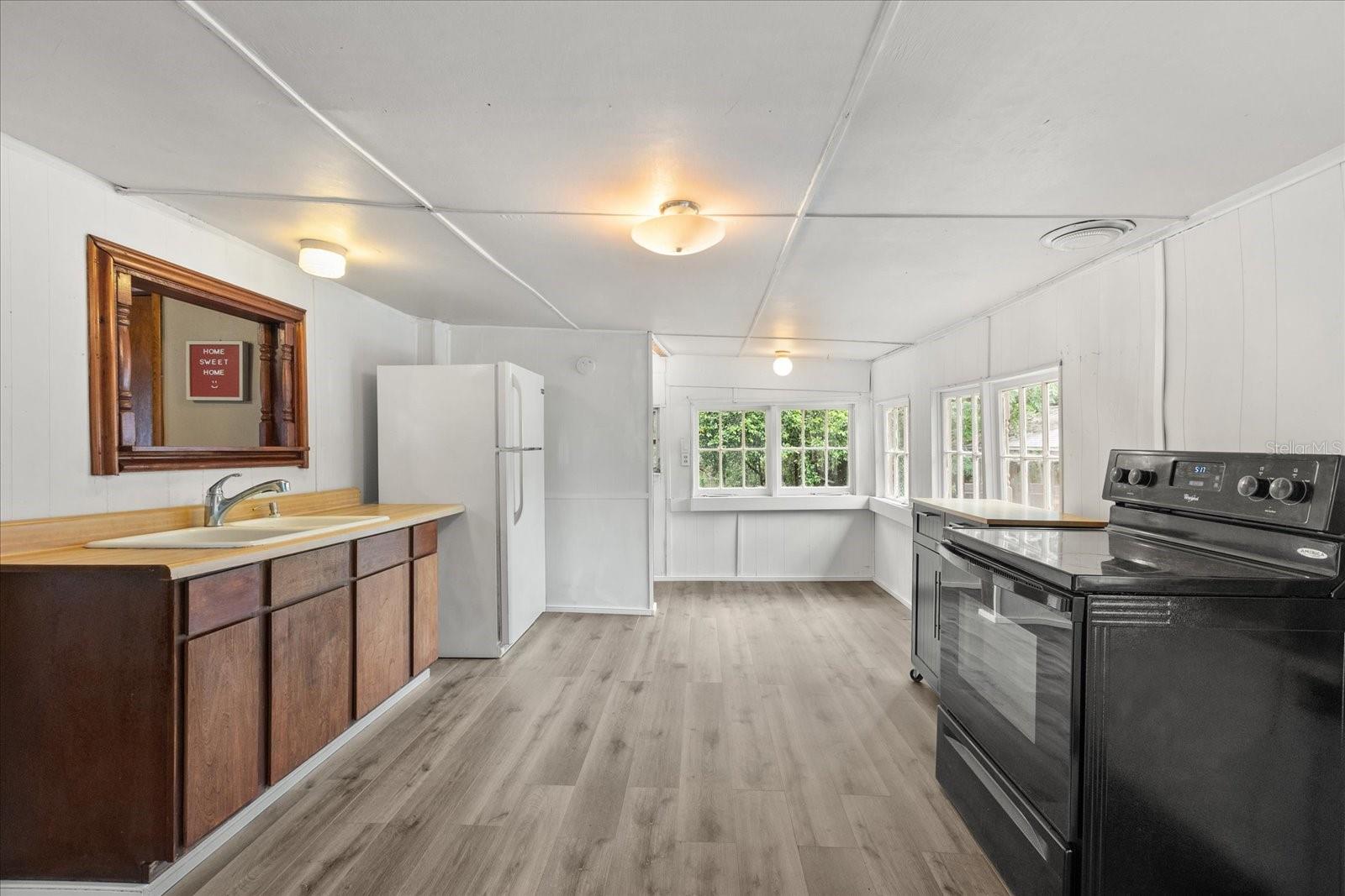 Image 12 of 23 For 17313 Lakeside Drive