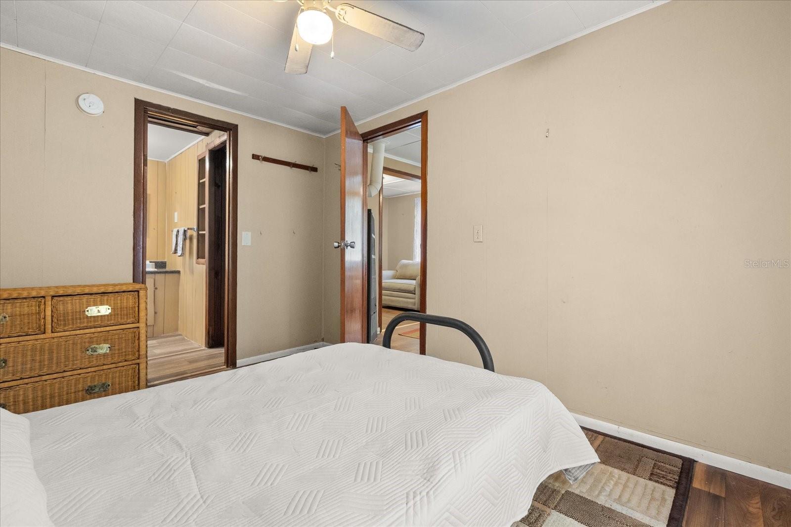 Image 14 of 23 For 17313 Lakeside Drive