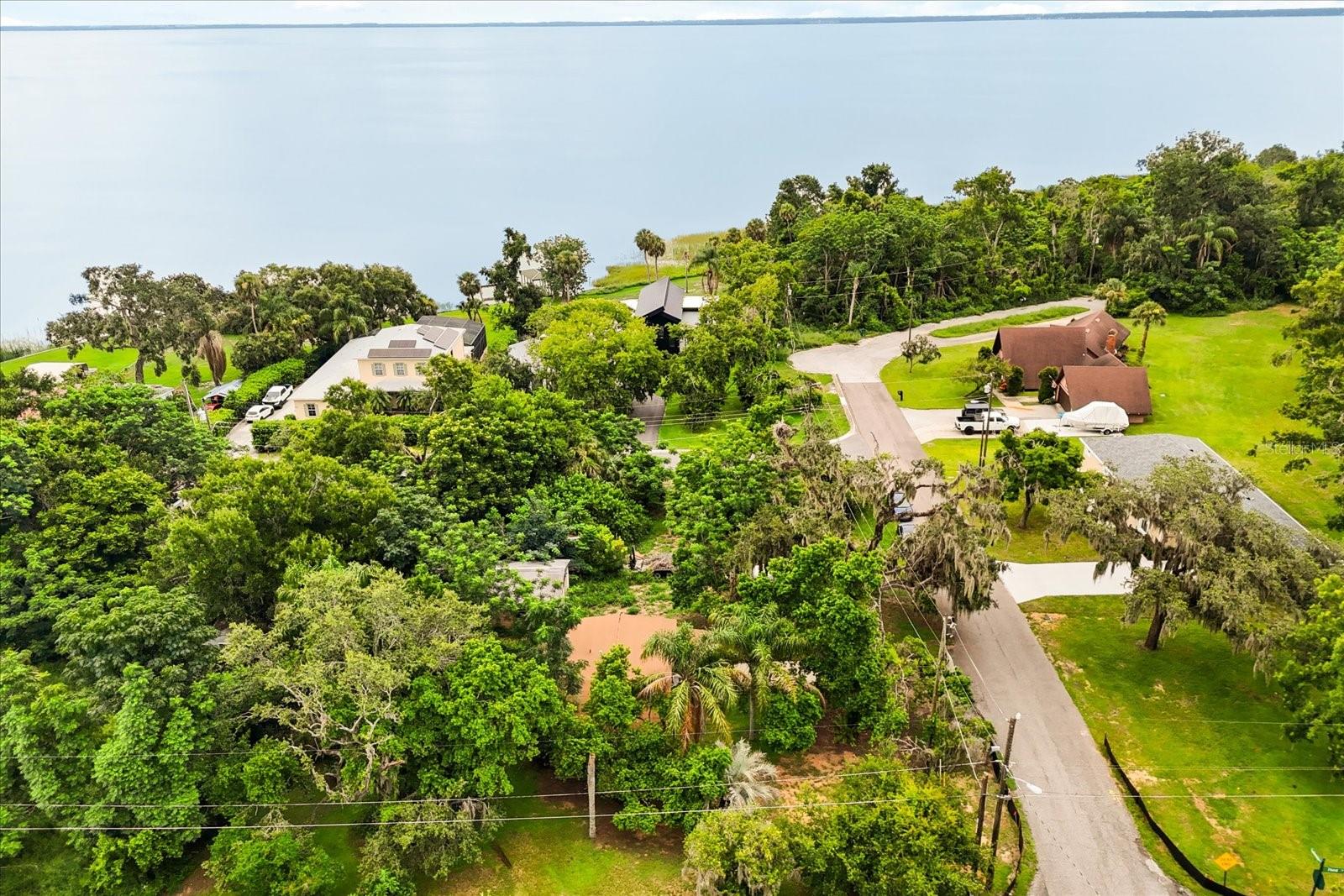 Image 21 of 23 For 17313 Lakeside Drive