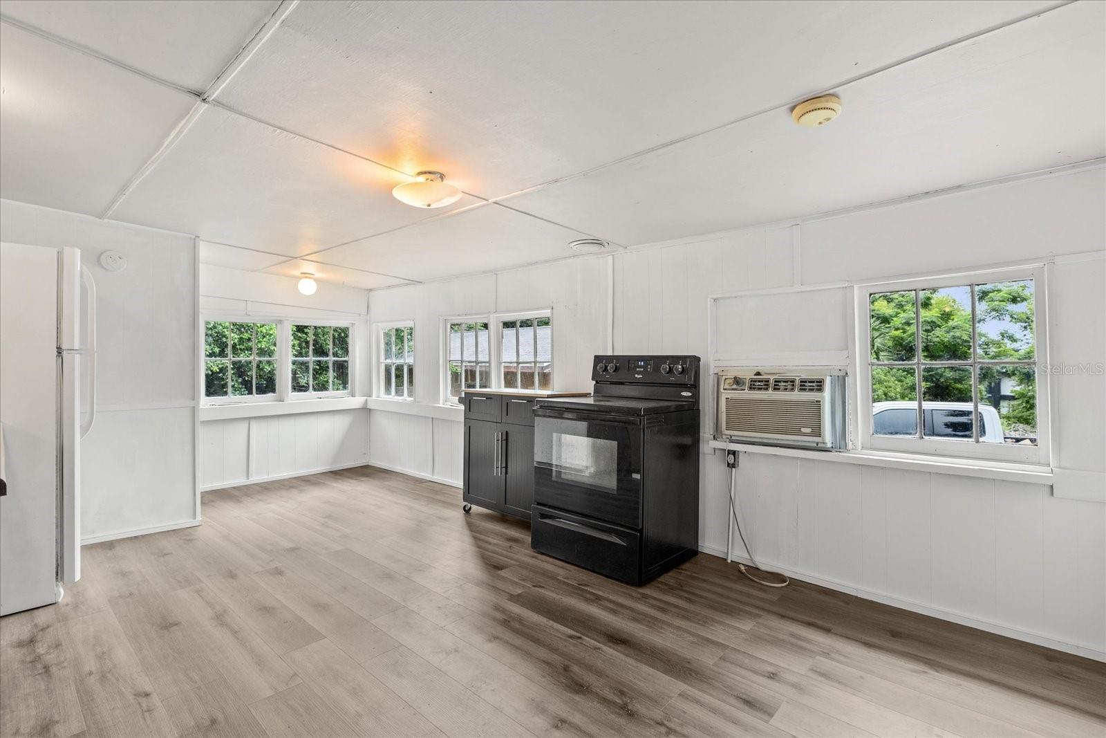 Image 9 of 23 For 17313 Lakeside Drive