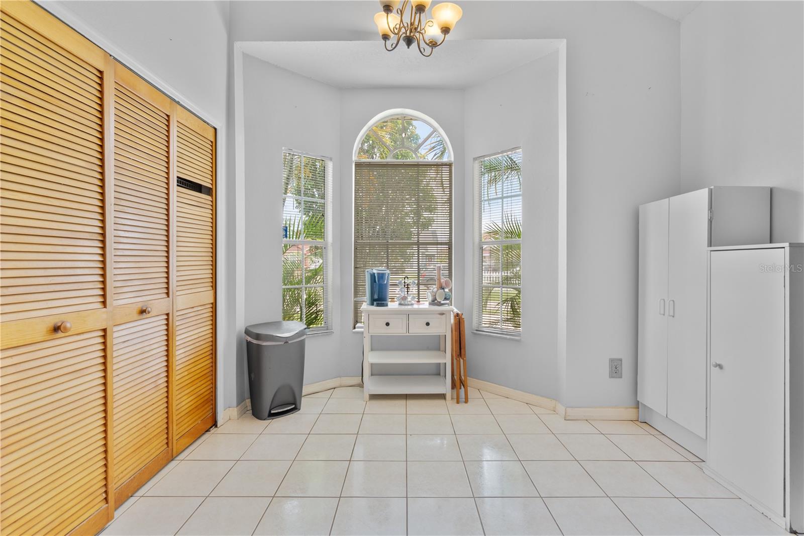 Image 21 of 35 For 4005 Caban Court