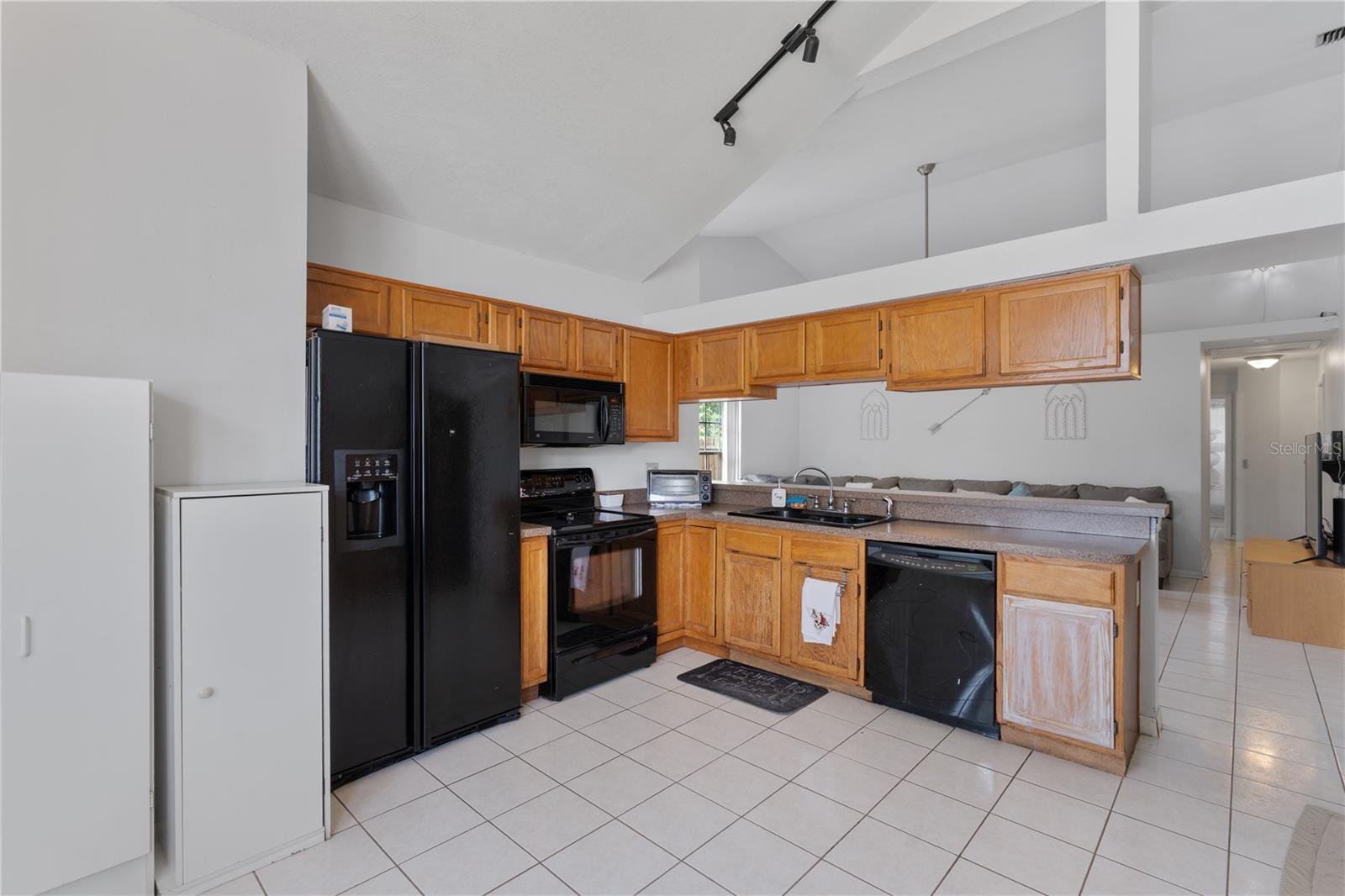 Image 24 of 35 For 4005 Caban Court