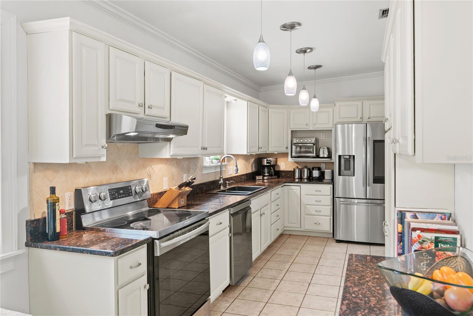 Image 12 of 42 For 521 Sheridan Boulevard